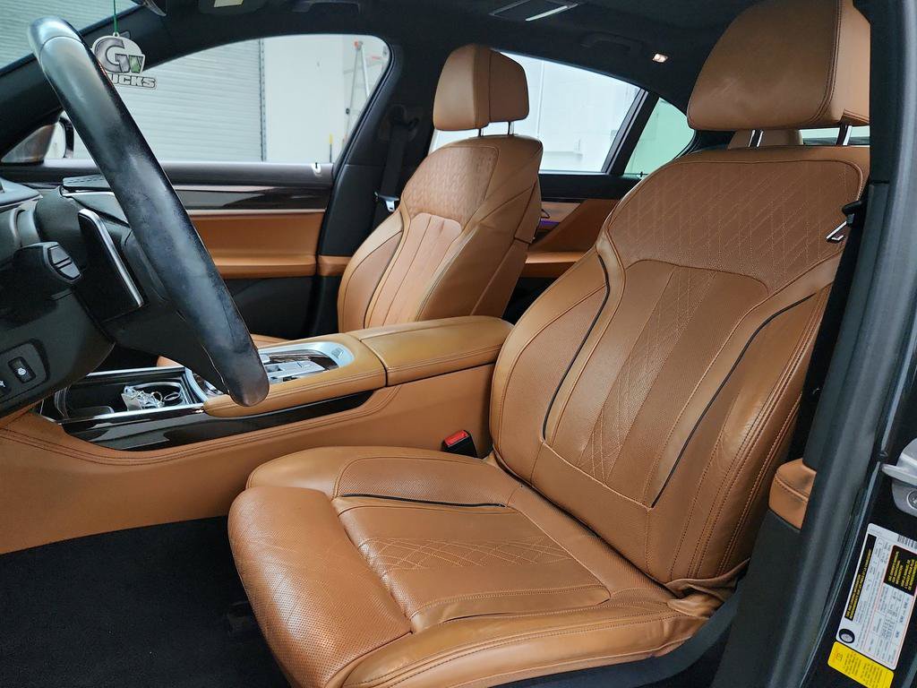 Used 2018 BMW 750i RWD image 14