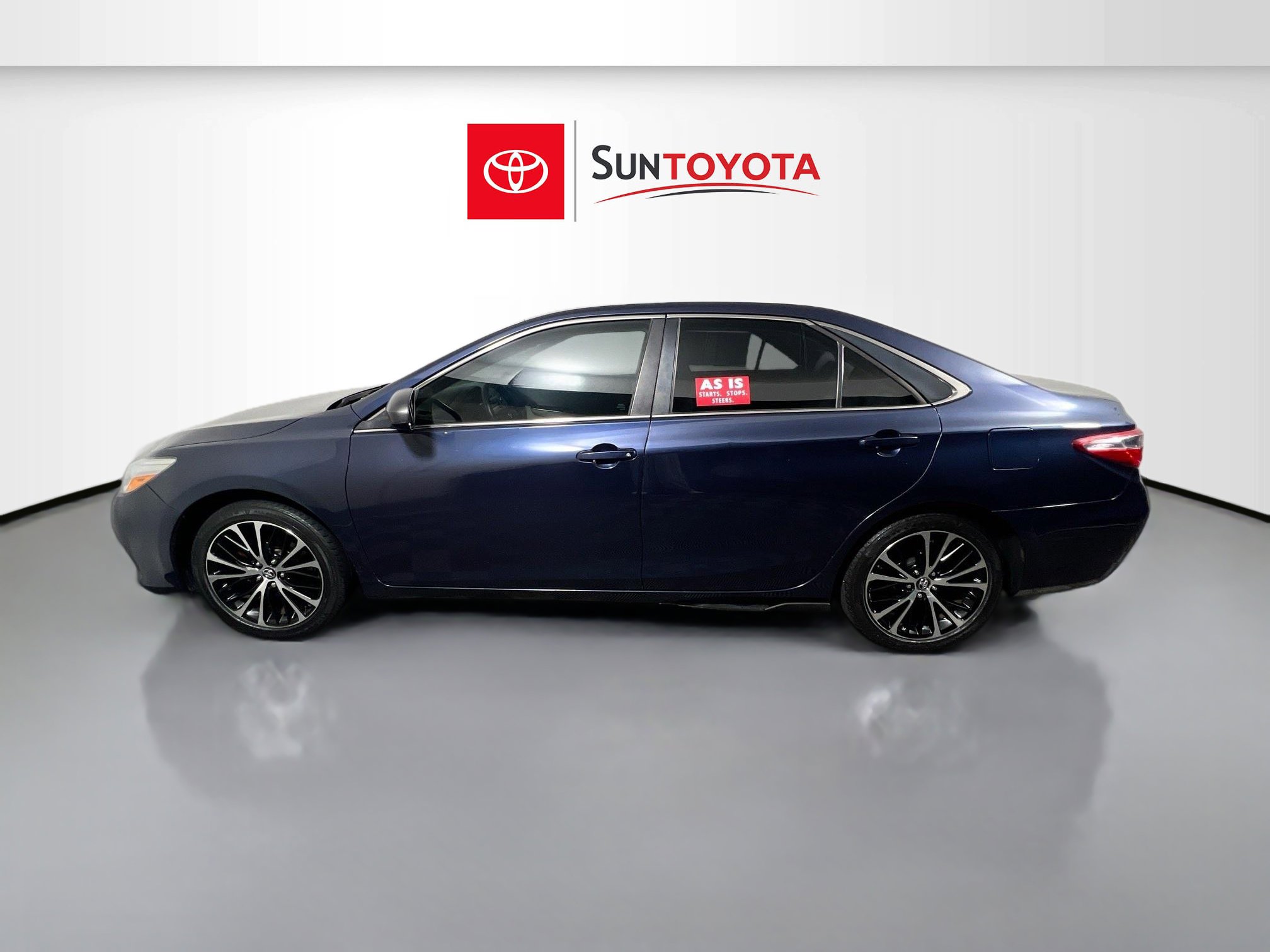 Used 2015 Toyota Camry LE image 7