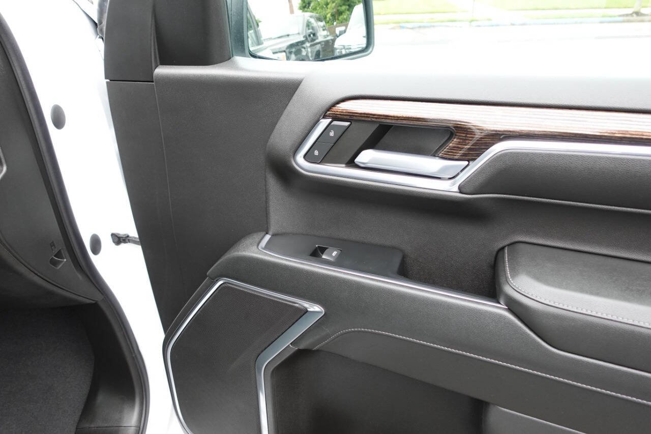 Used 2023 GMC Sierra 1500 Elevation image 30