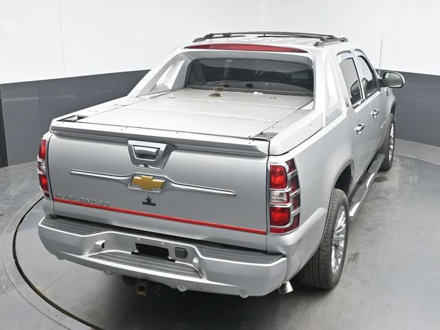 Used 2013 Chevrolet Avalanche LT AWD/4WD image 34