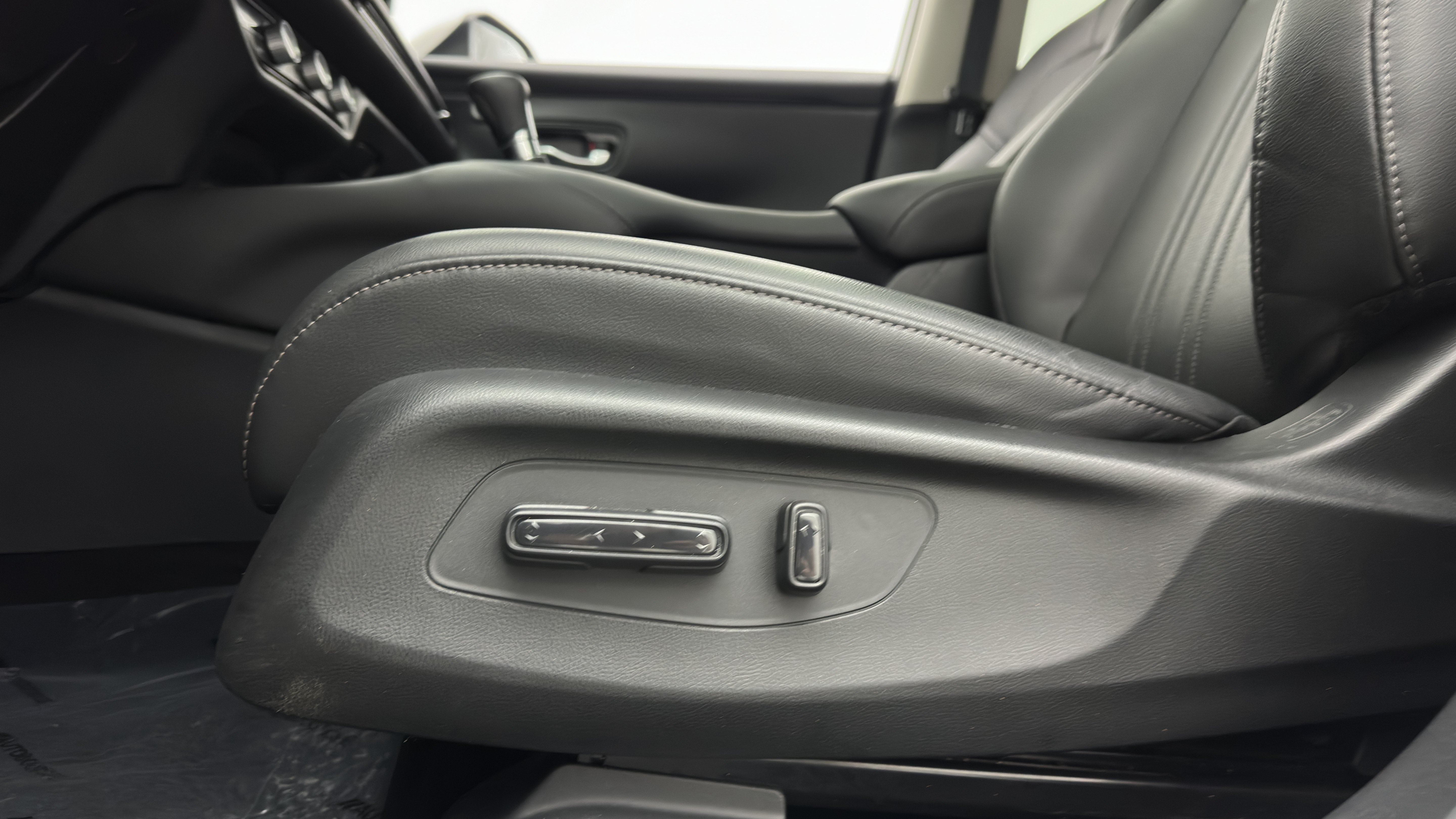 Used 2025 Honda HR-V EX-L image 15