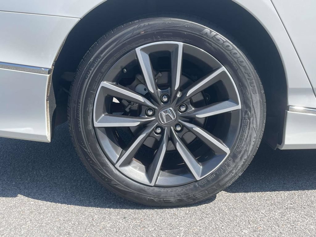 Certified 2021 Honda Accord EX-L image 9