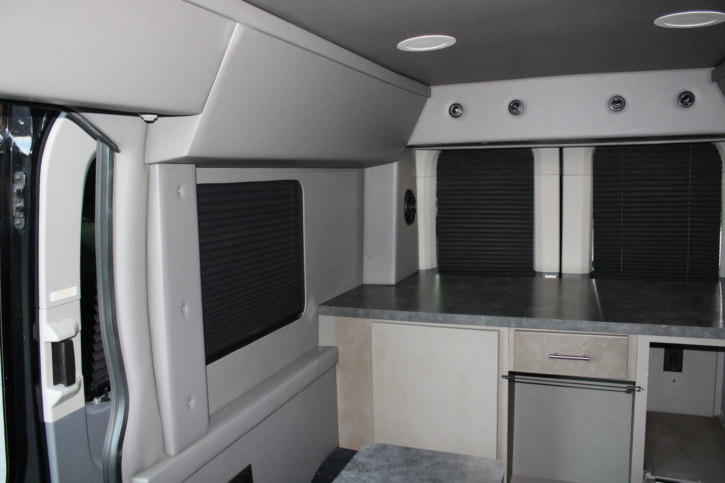 Used 2019 Ford Transit 350 XLT image 21