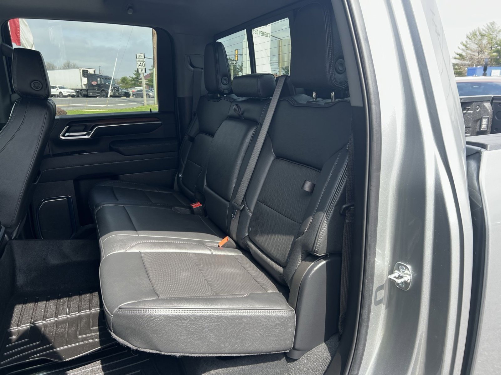 Used 2025 GMC Sierra 3500 Denali w/ Denali Reserve Package image 25