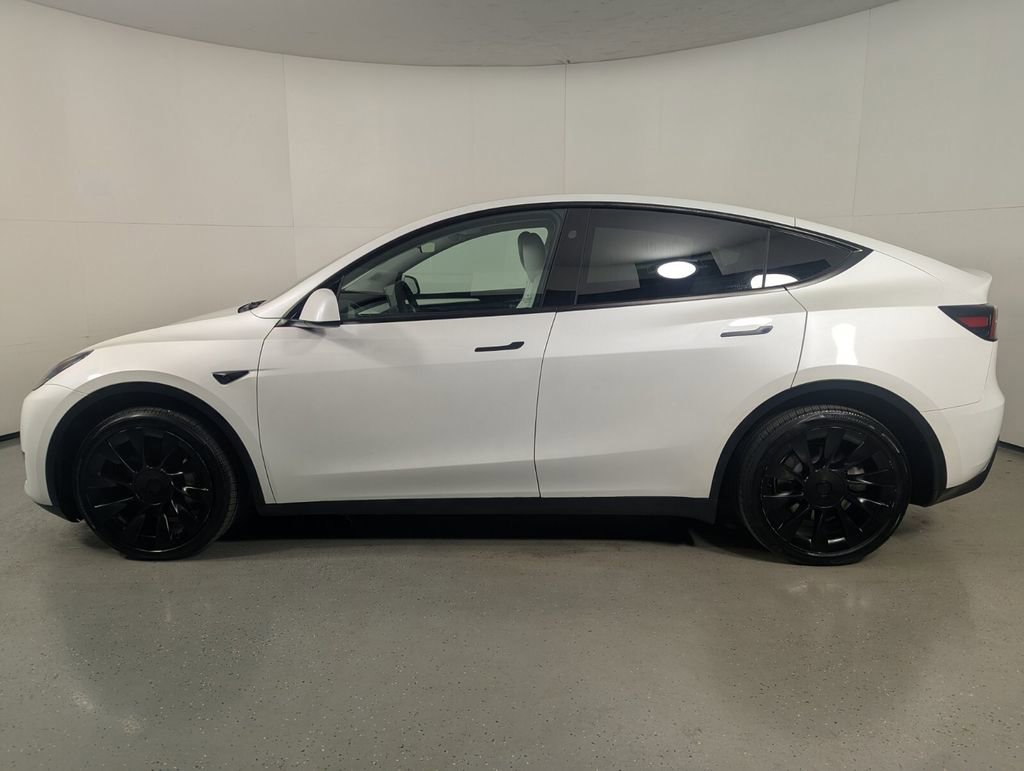 Used 2023 Tesla Model Y Long Range image 4