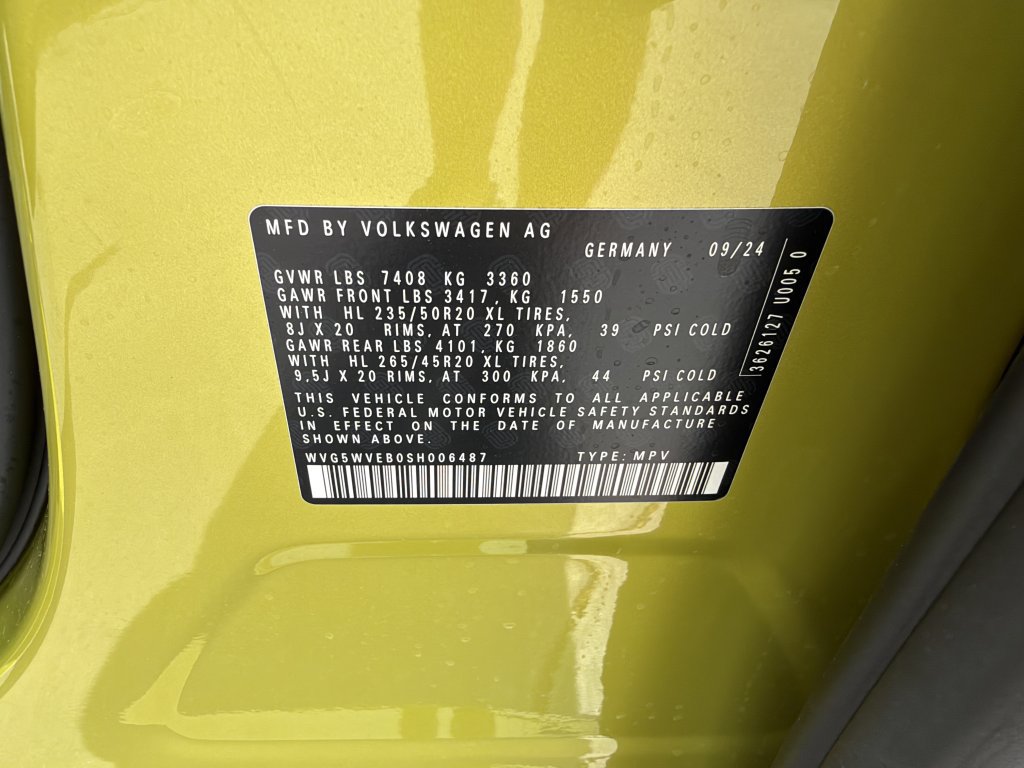 Used 2025 Volkswagen ID. Buzz 1st Edition RWD image 45