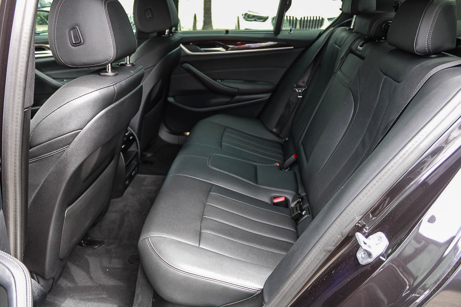 Certified 2023 BMW 540i w/ M Sport Package RWD image 18