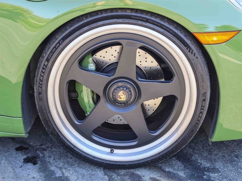 Used 2019 Porsche 911 Carrera GTS RWD image 12