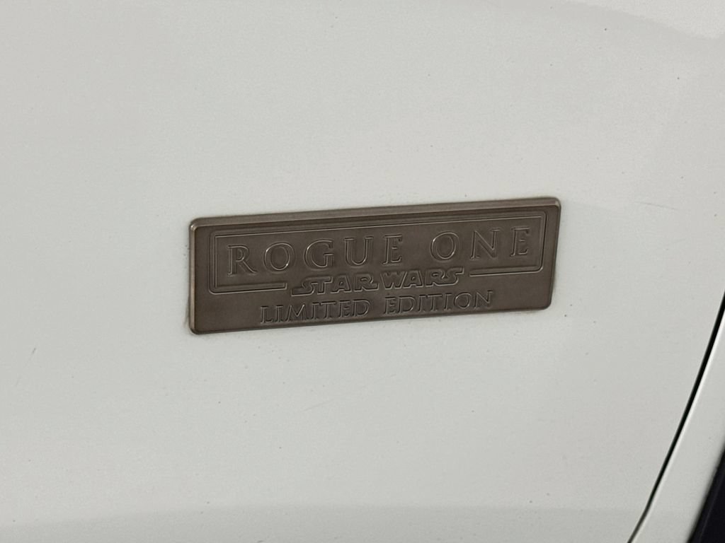 Used 2017 Nissan Rogue SV AWD/4WD image 9
