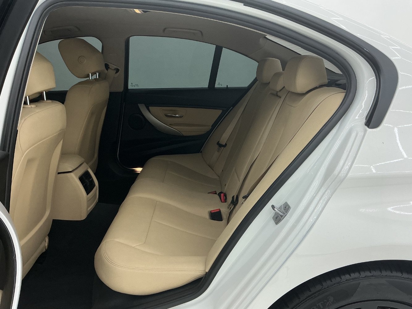 Used 2018 BMW 320i Sedan RWD image 20