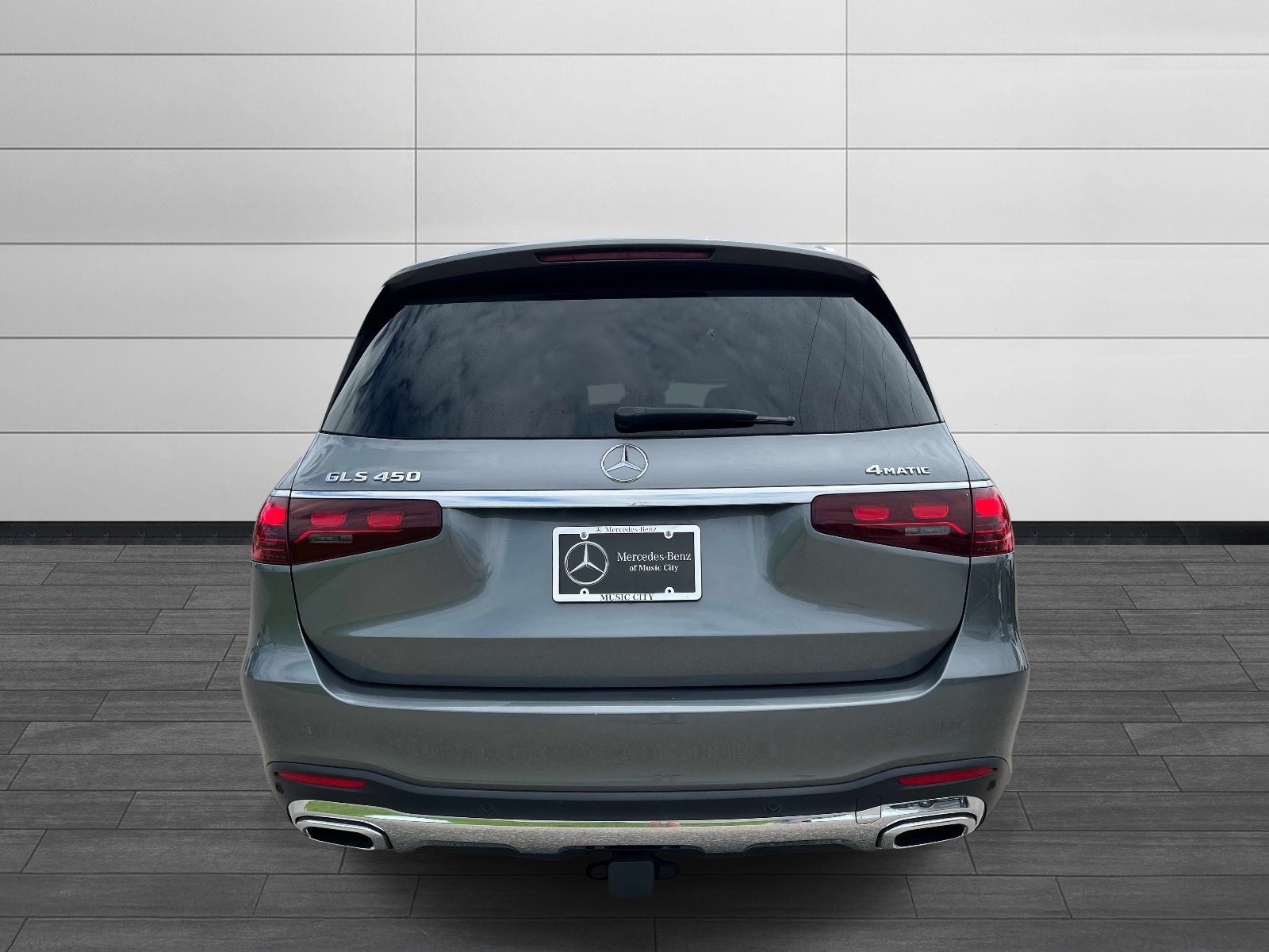 Certified 2025 Mercedes-Benz GLS 450 4MATIC w/ AMG Line Exterior image 4