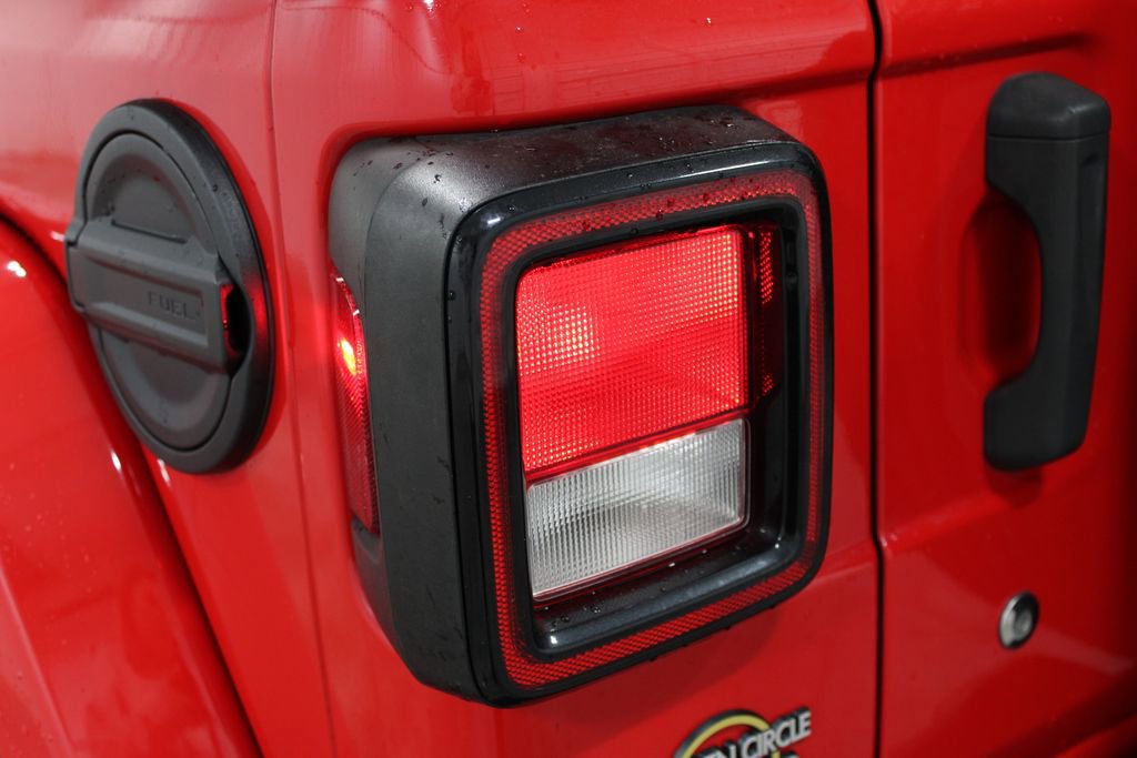 Used 2018 Jeep Wrangler Unlimited Sahara image 24