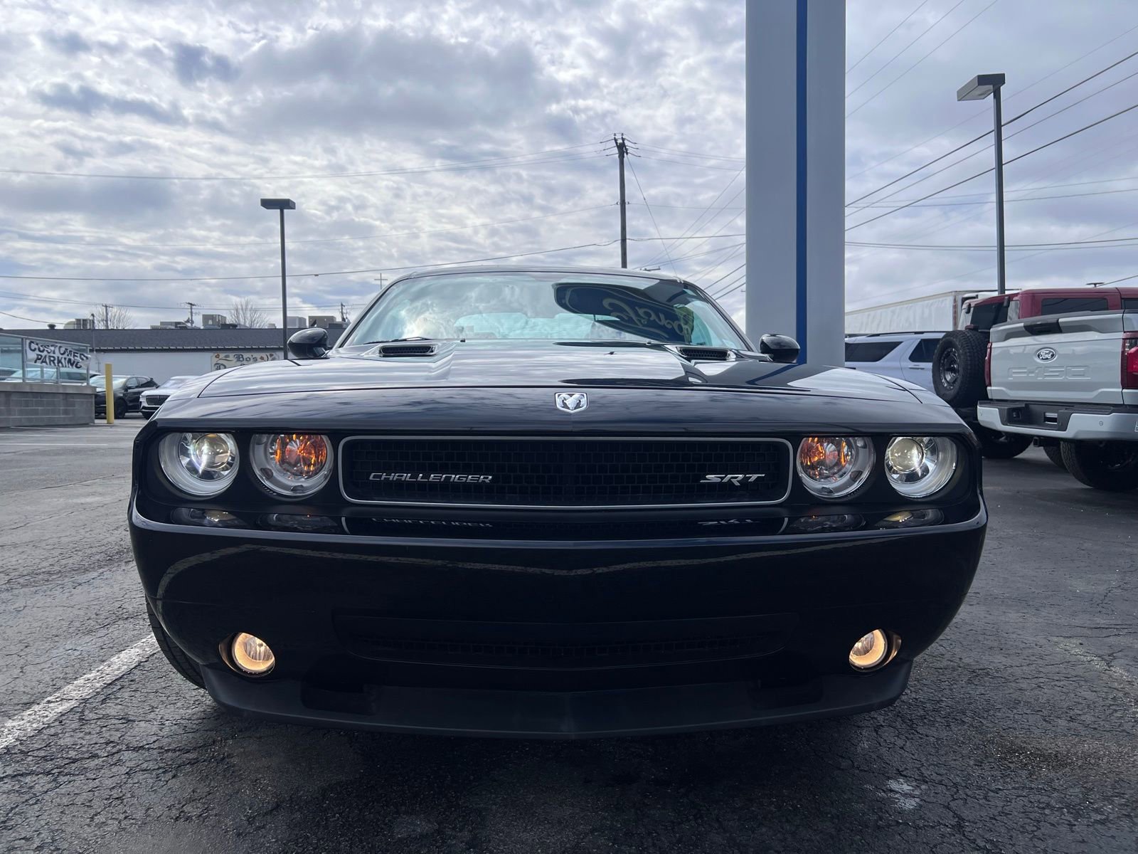Used 2009 Dodge Challenger SRT8 w/ SRT Option Group II RWD image 2