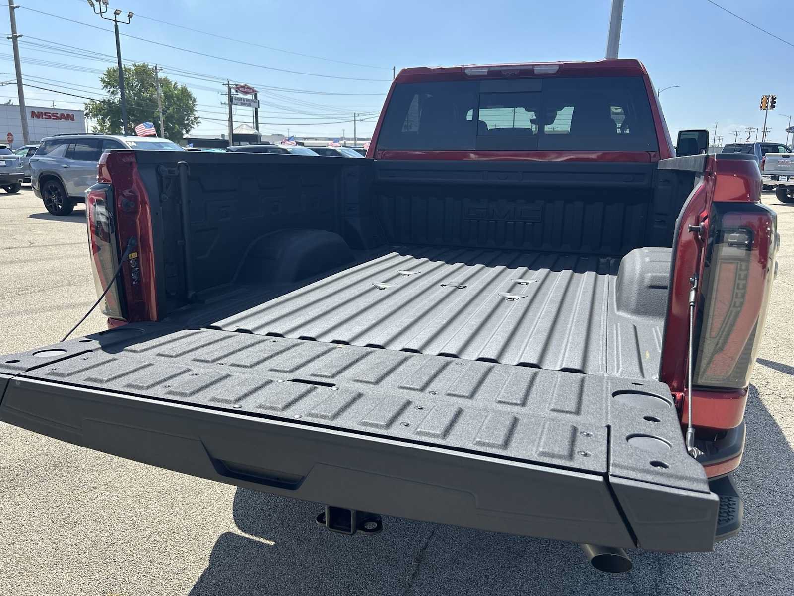 Used 2025 GMC Sierra 2500 AT4 w/ AT4 Premium Plus Package AWD/4WD image 27