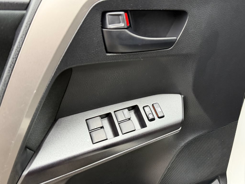 Used 2018 Toyota RAV4 LE w/ All Weather Liner Package AWD/4WD image 14