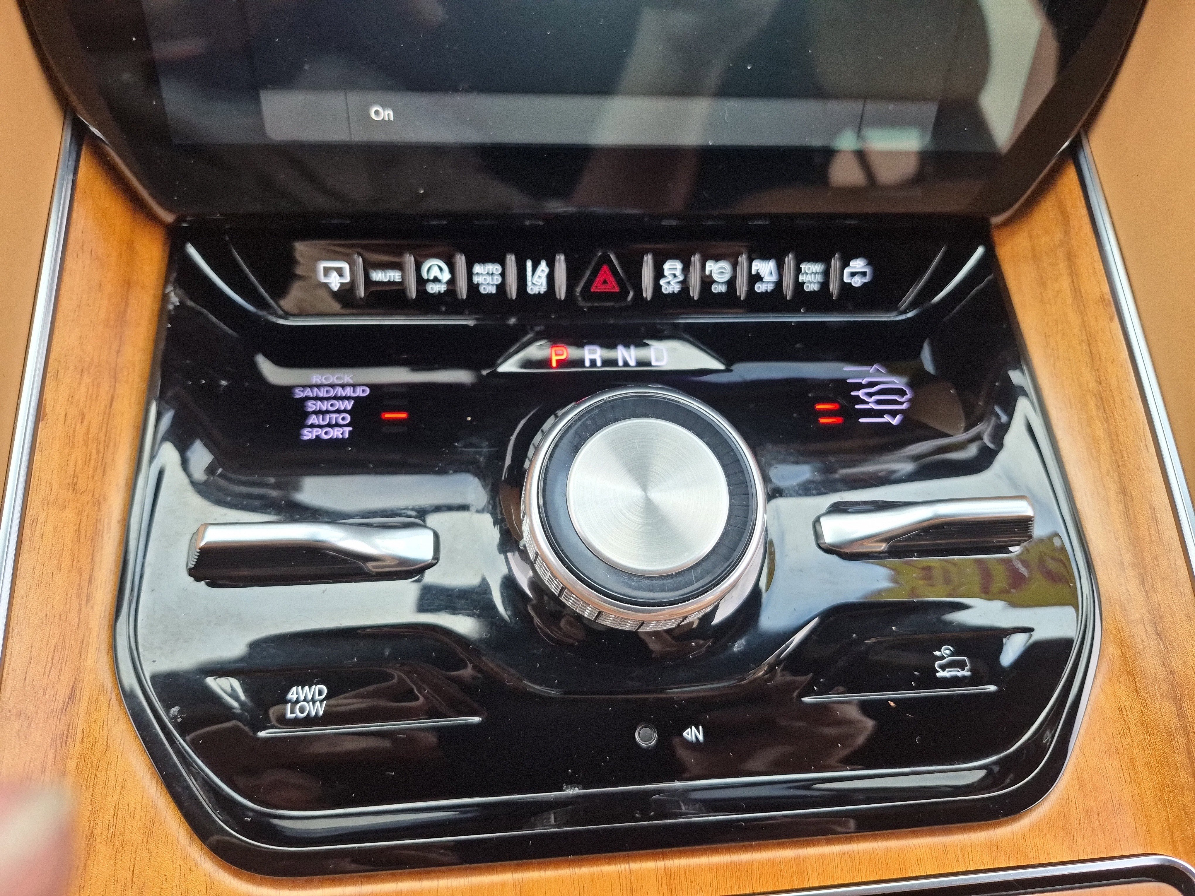 Used 2023 Jeep Grand Wagoneer L Series III image 36