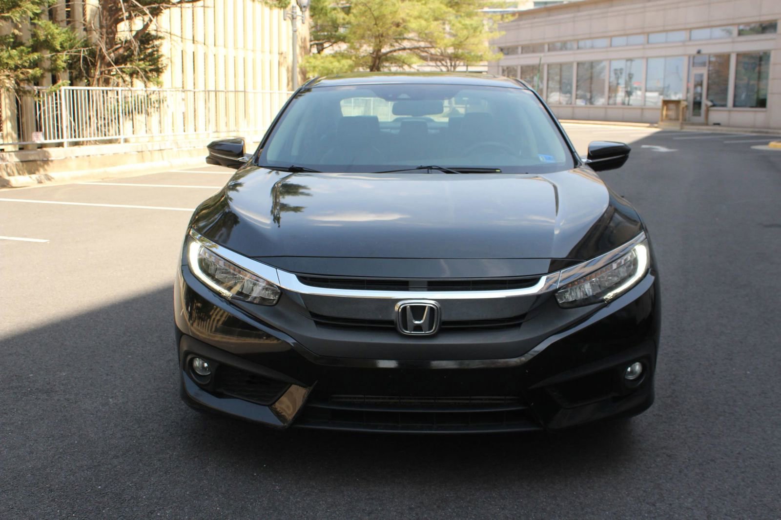 Used 2016 Honda Civic Touring image 3