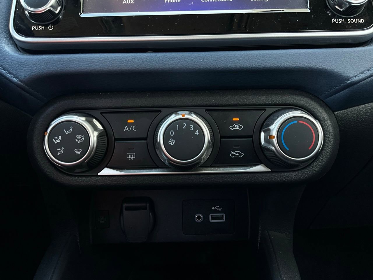 Used 2025 Nissan Versa SV image 25