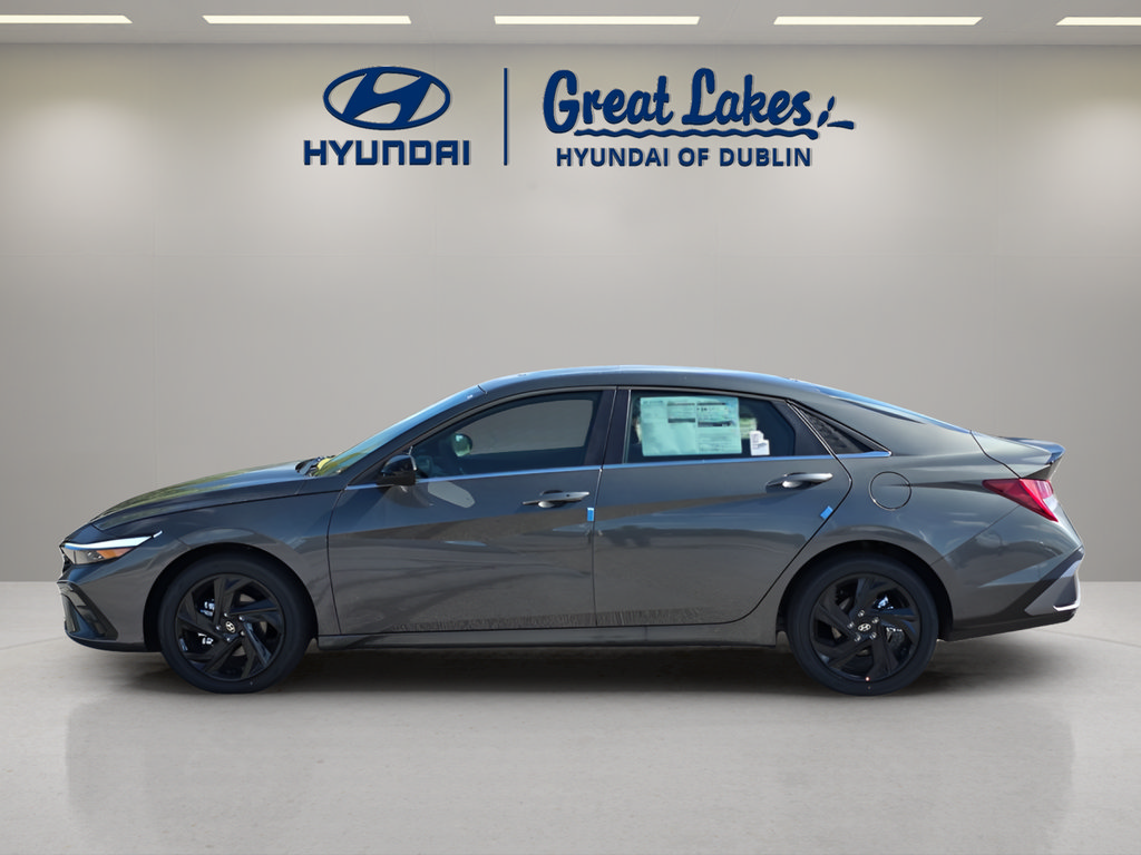 New 2026 Hyundai Elantra SEL Sport Premium FWD image 2