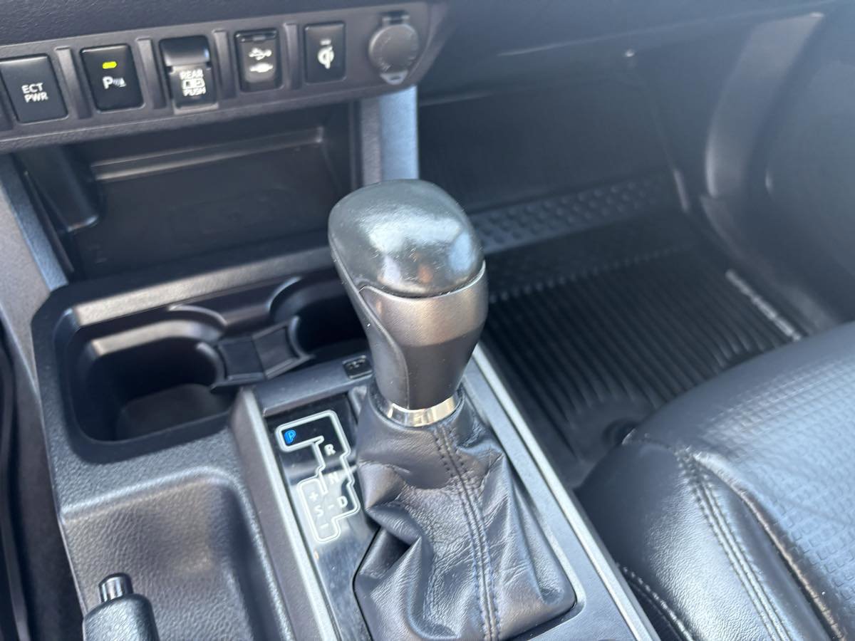 Used 2019 Toyota Tacoma TRD Sport image 31