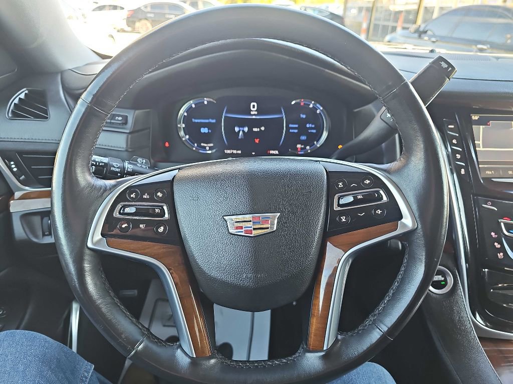 Used 2017 Cadillac Escalade ESV Luxury image 31