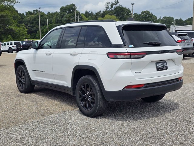 Used 2024 Jeep Grand Cherokee Altitude AWD/4WD image 12