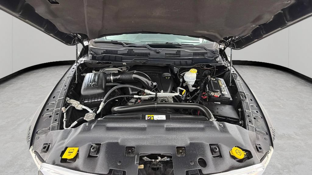Used 2019 RAM 1500 Classic SLT AWD/4WD image 30