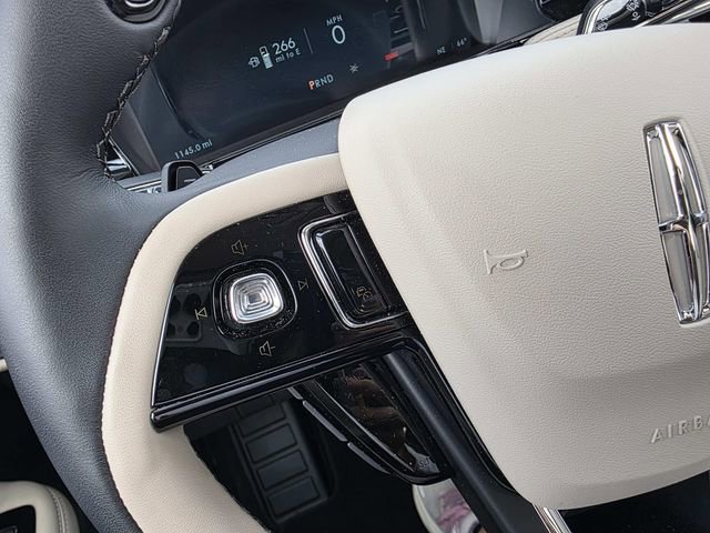 Used 2025 Lincoln Corsair Reserve w/ Jet Appearance Package image 17