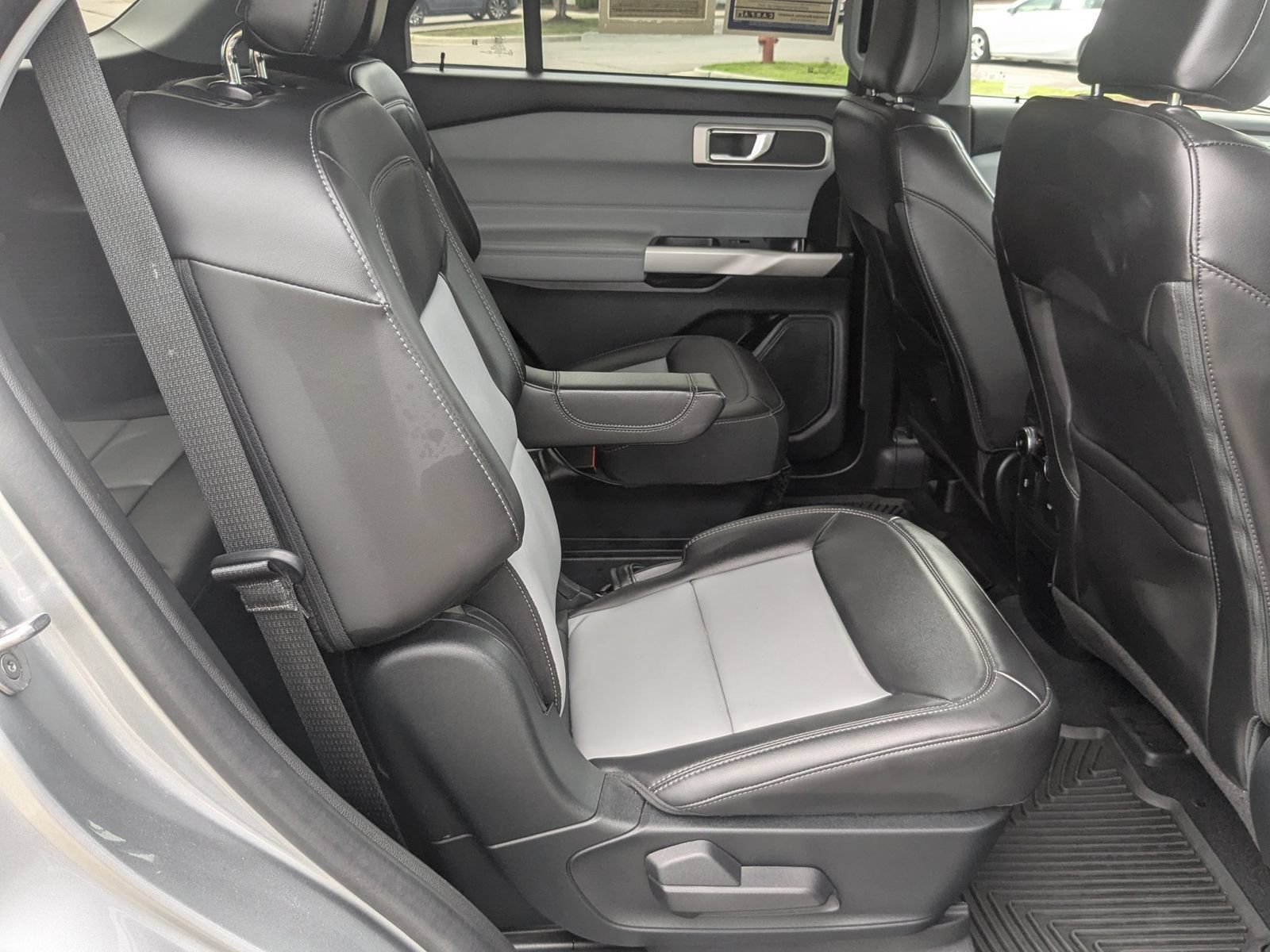 Used 2023 Ford Explorer XLT w/ Equipment Group 202A AWD/4WD image 37