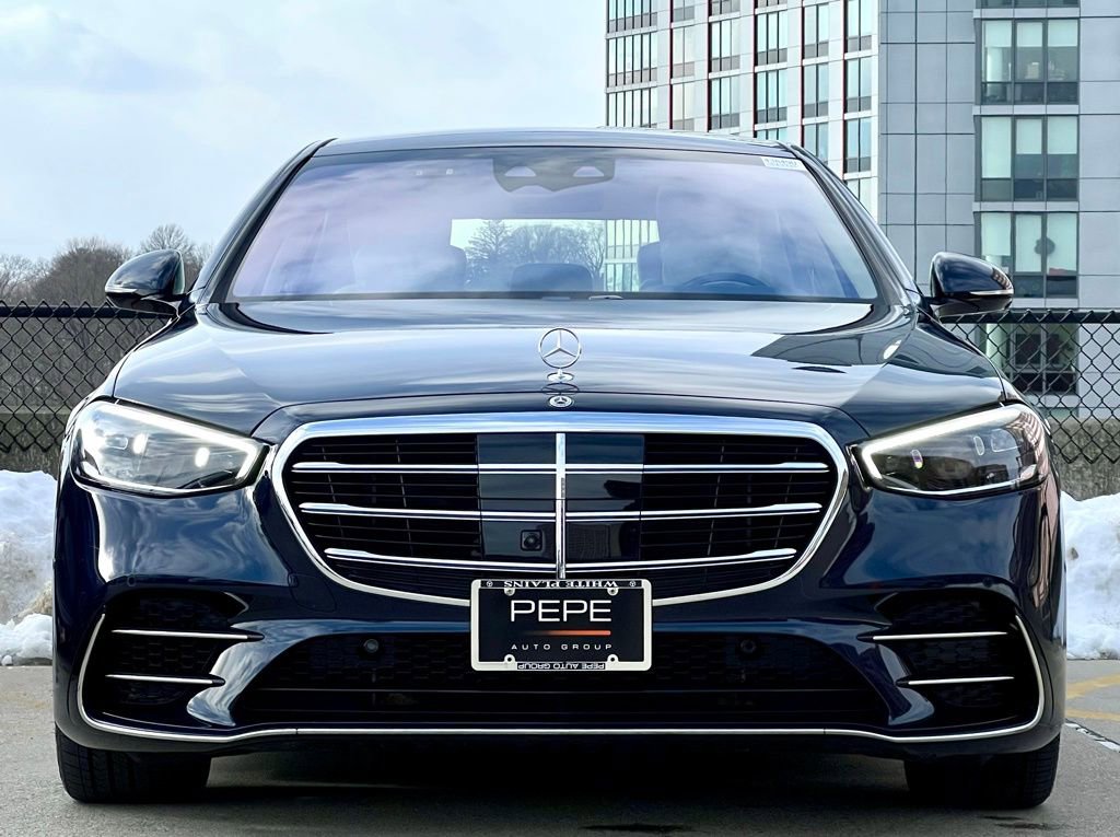 Used 2025 Mercedes-Benz S 580 4MATIC Sedan image 3