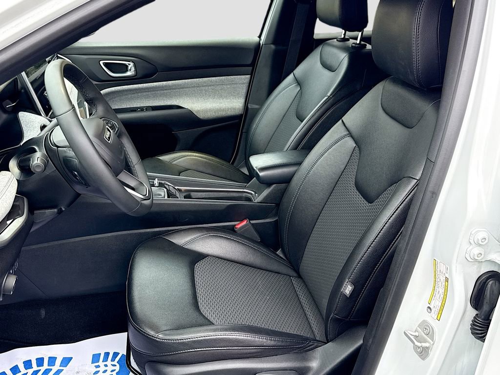 Used 2024 Jeep Compass Latitude image 19