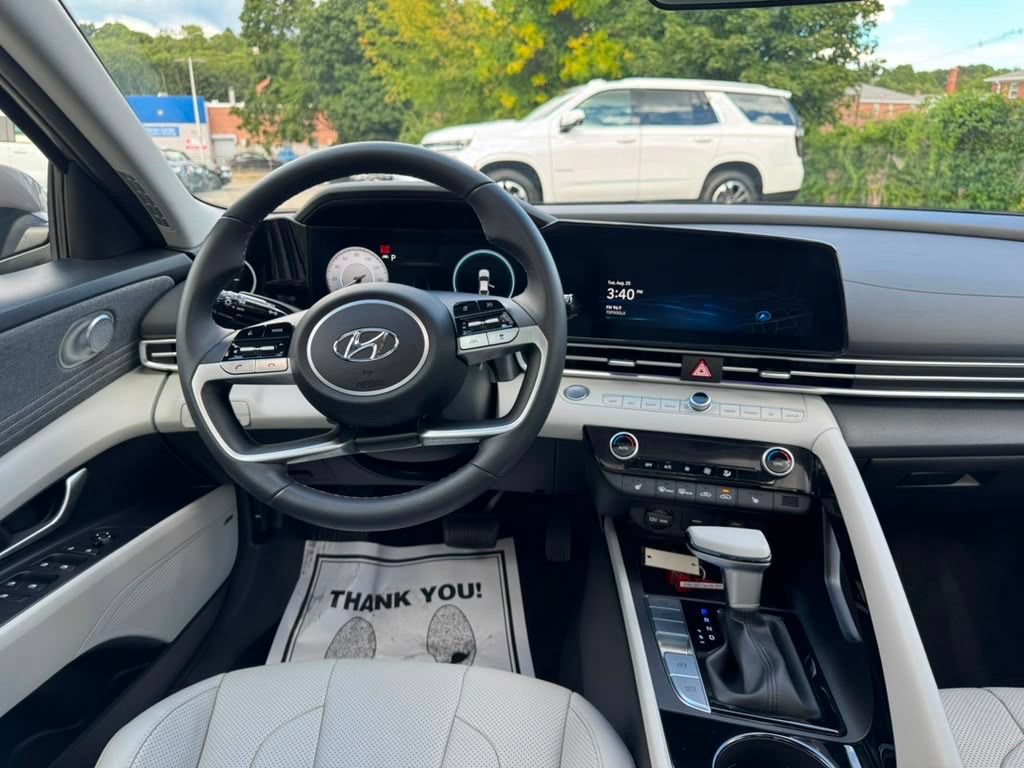 Certified 2023 Hyundai Elantra Limited FWD image 23