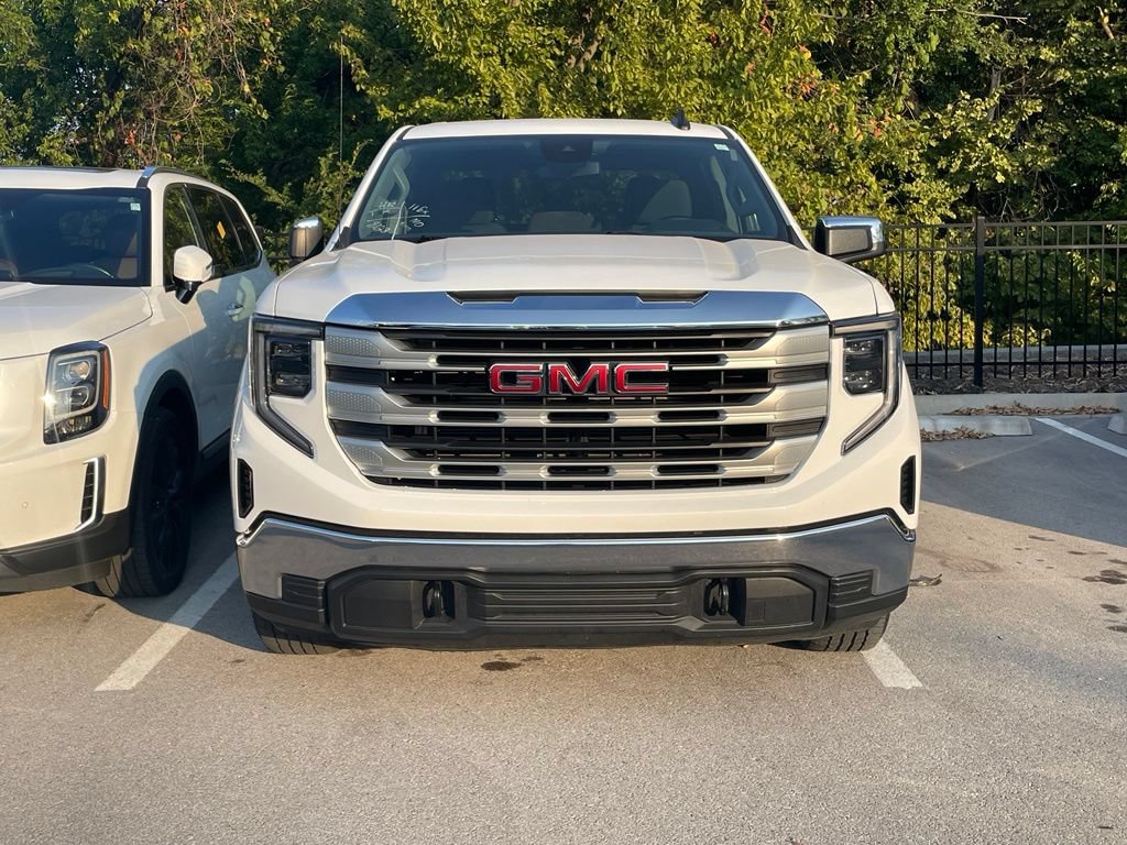 Used 2022 GMC Sierra 1500 SLE AWD/4WD image 2