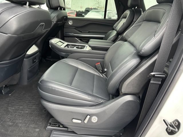 Used 2025 Lincoln Navigator L Reserve w/ Jet Appearance Package AWD/4WD image 18