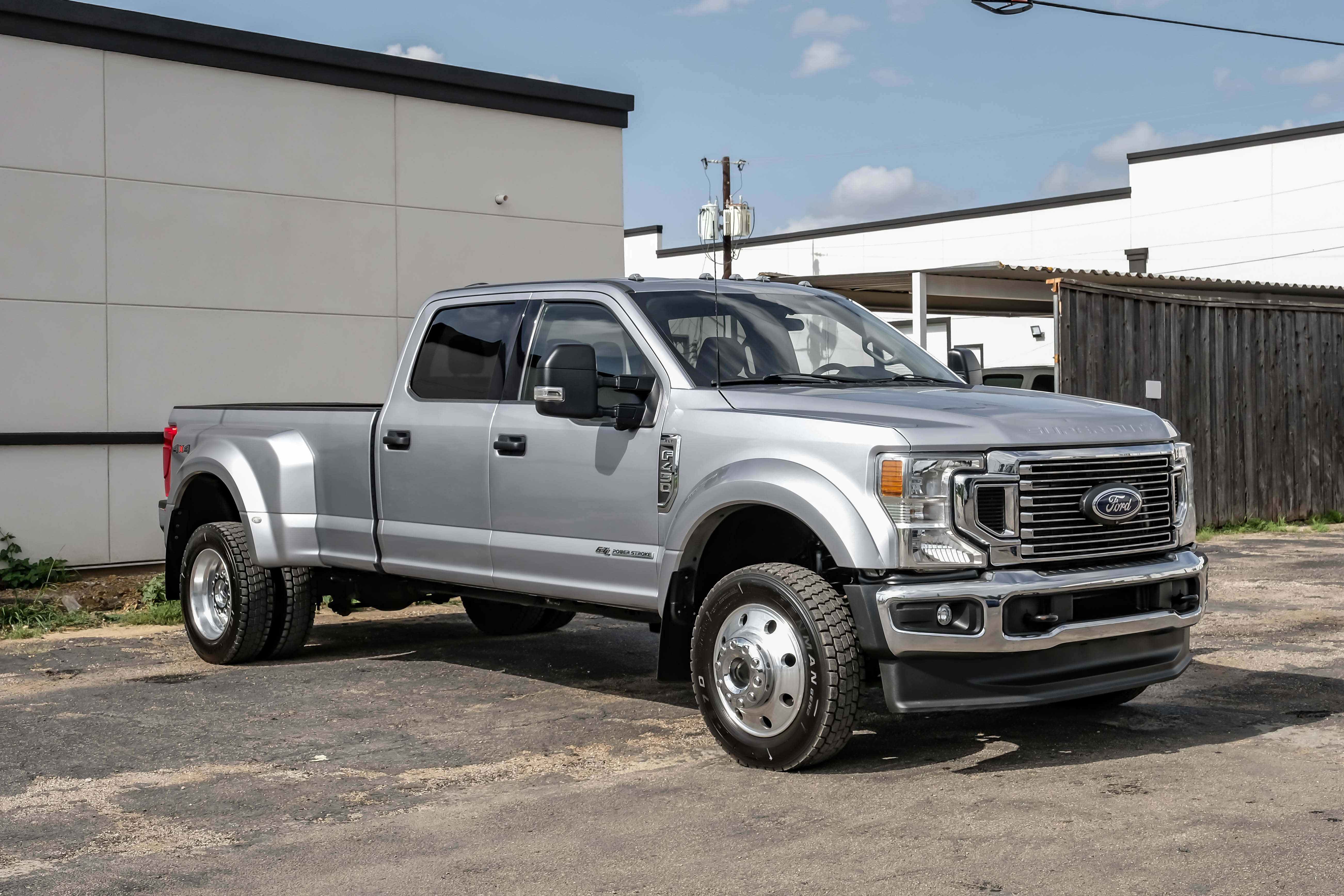 Used 2022 Ford F450 XLT w/ Camper Package AWD/4WD image 5