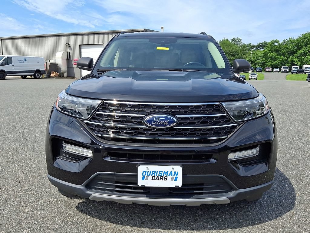 Used 2021 Ford Explorer XLT w/ Equipment Group 202A AWD/4WD image 2