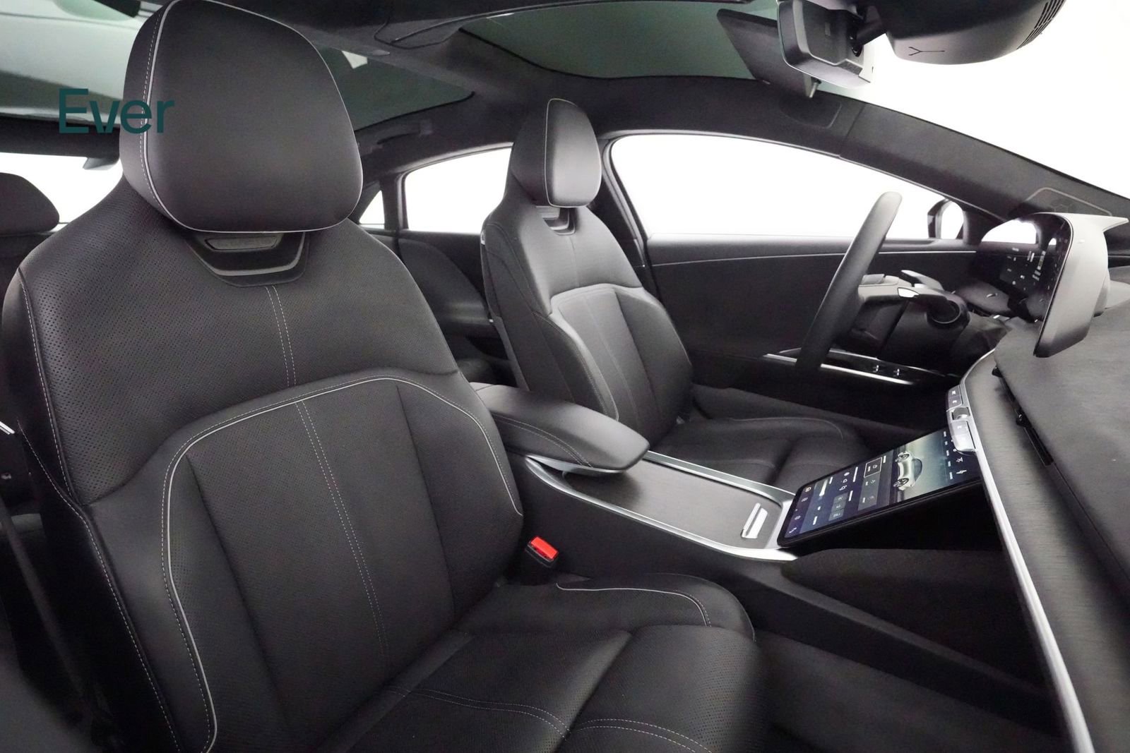 Used 2024 Lucid Air Grand Touring image 23