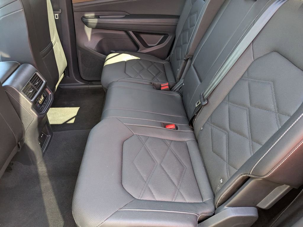 Used 2025 Volkswagen Atlas SE FWD image 27