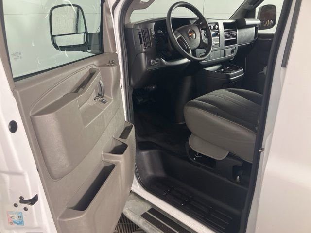 Used 2024 Chevrolet Express 2500 w/ Driver Convenience Package image 10