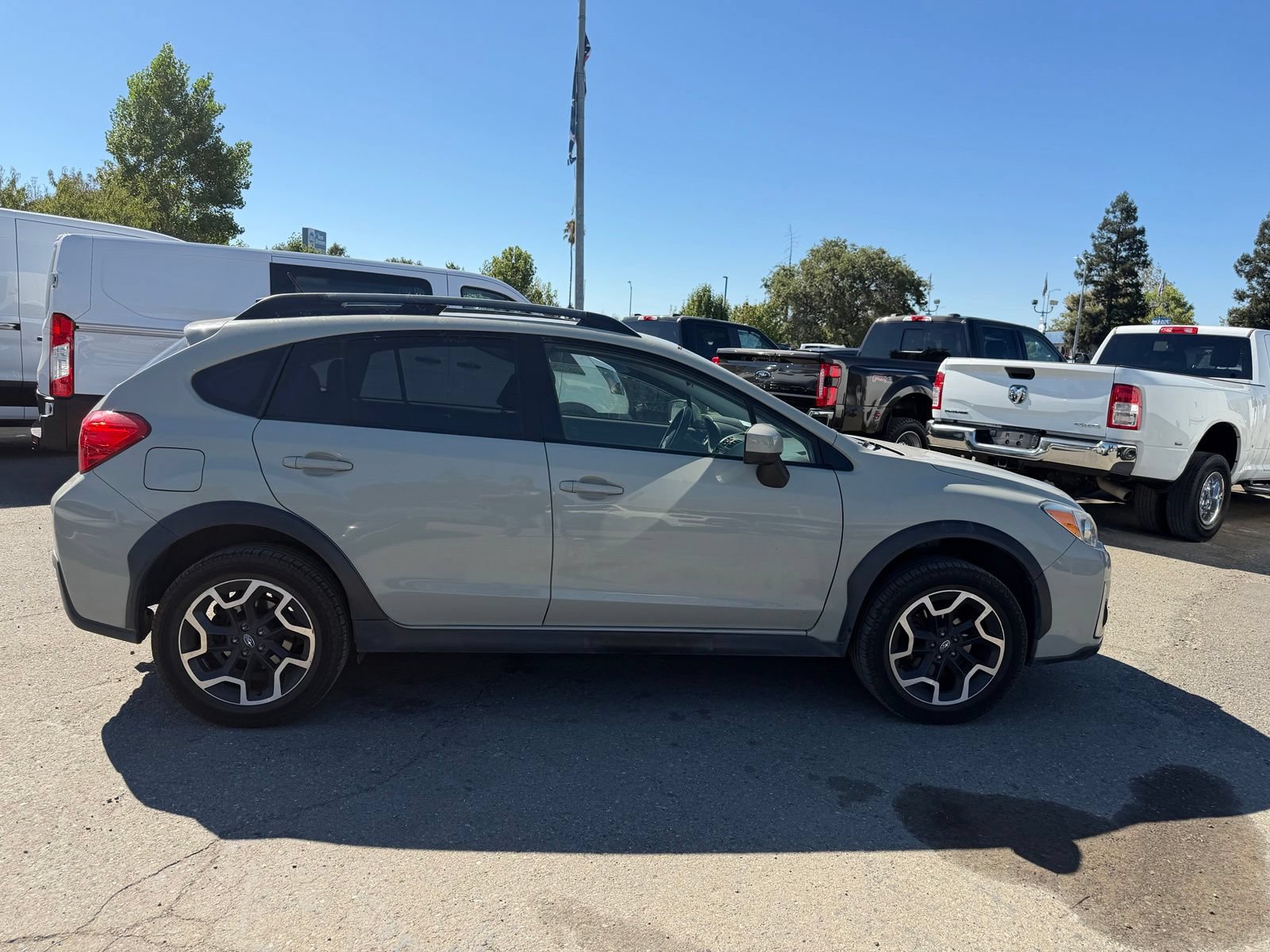 Used 2017 Subaru Crosstrek 2.0i Premium AWD/4WD image 6