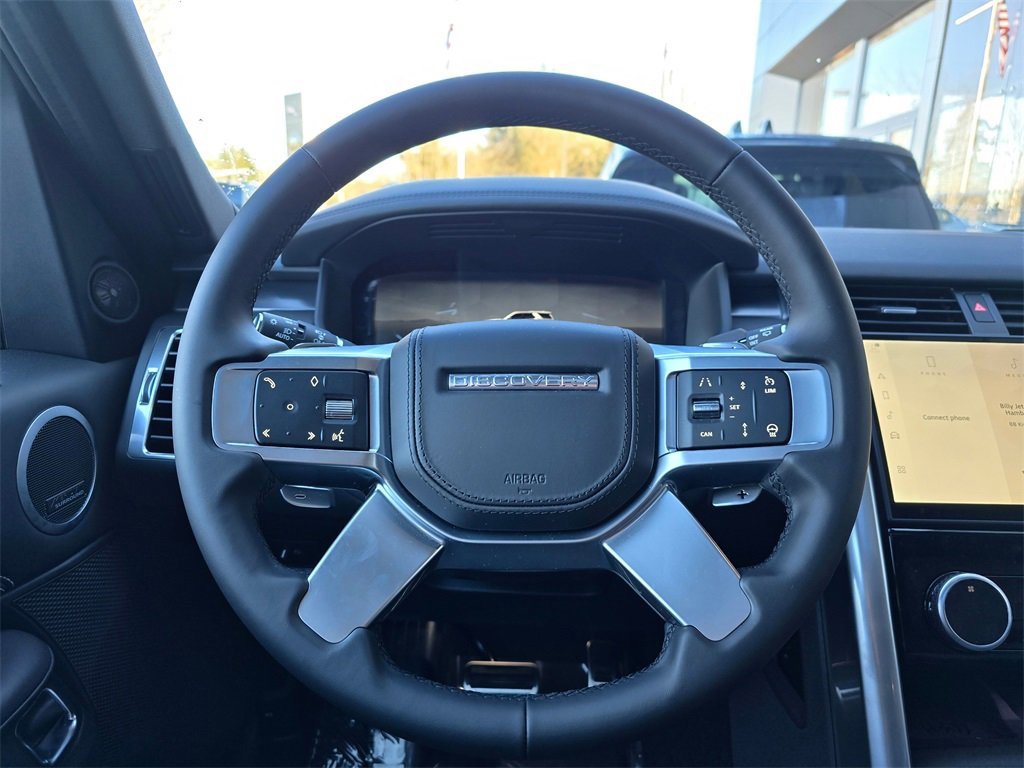 New 2025 Land Rover Discovery Metropolitan Edition image 9