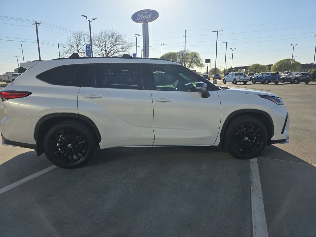 Used 2023 Toyota Highlander XSE image 7