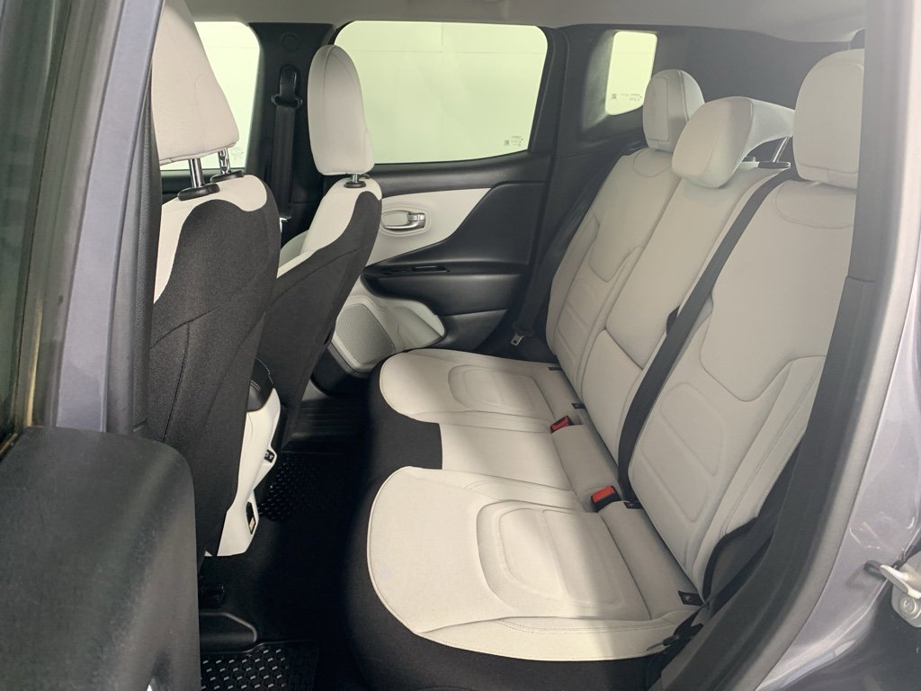 Used 2022 Jeep Renegade Latitude w/ Convenience Group AWD/4WD image 32
