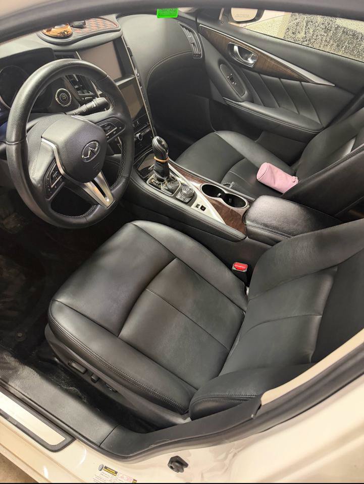 Used 2018 INFINITI Q50 Luxe w/ Essential Package (3.0T Luxe) AWD/4WD image 2