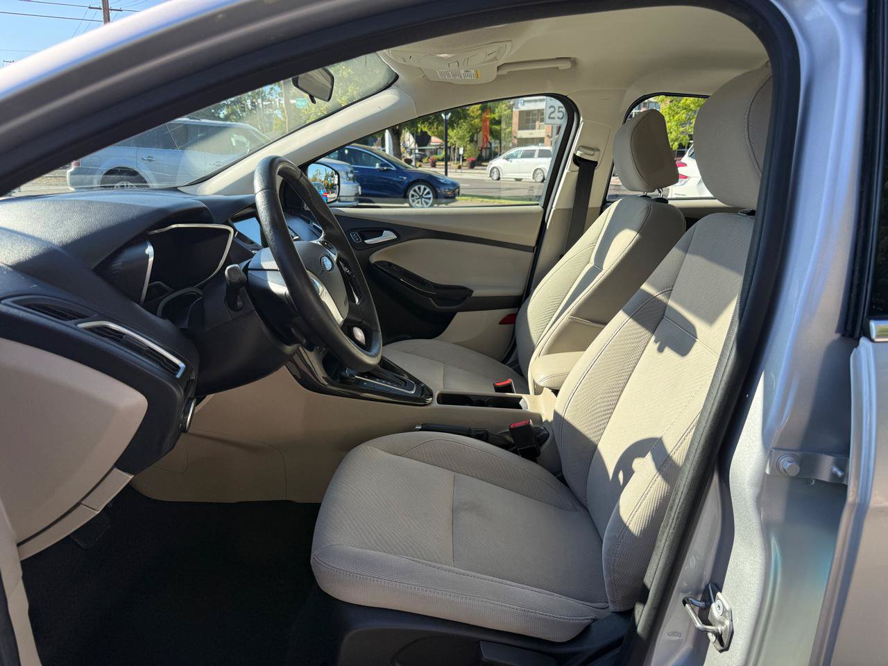 Used 2018 Ford Focus Electric Hatchback FWD image 13