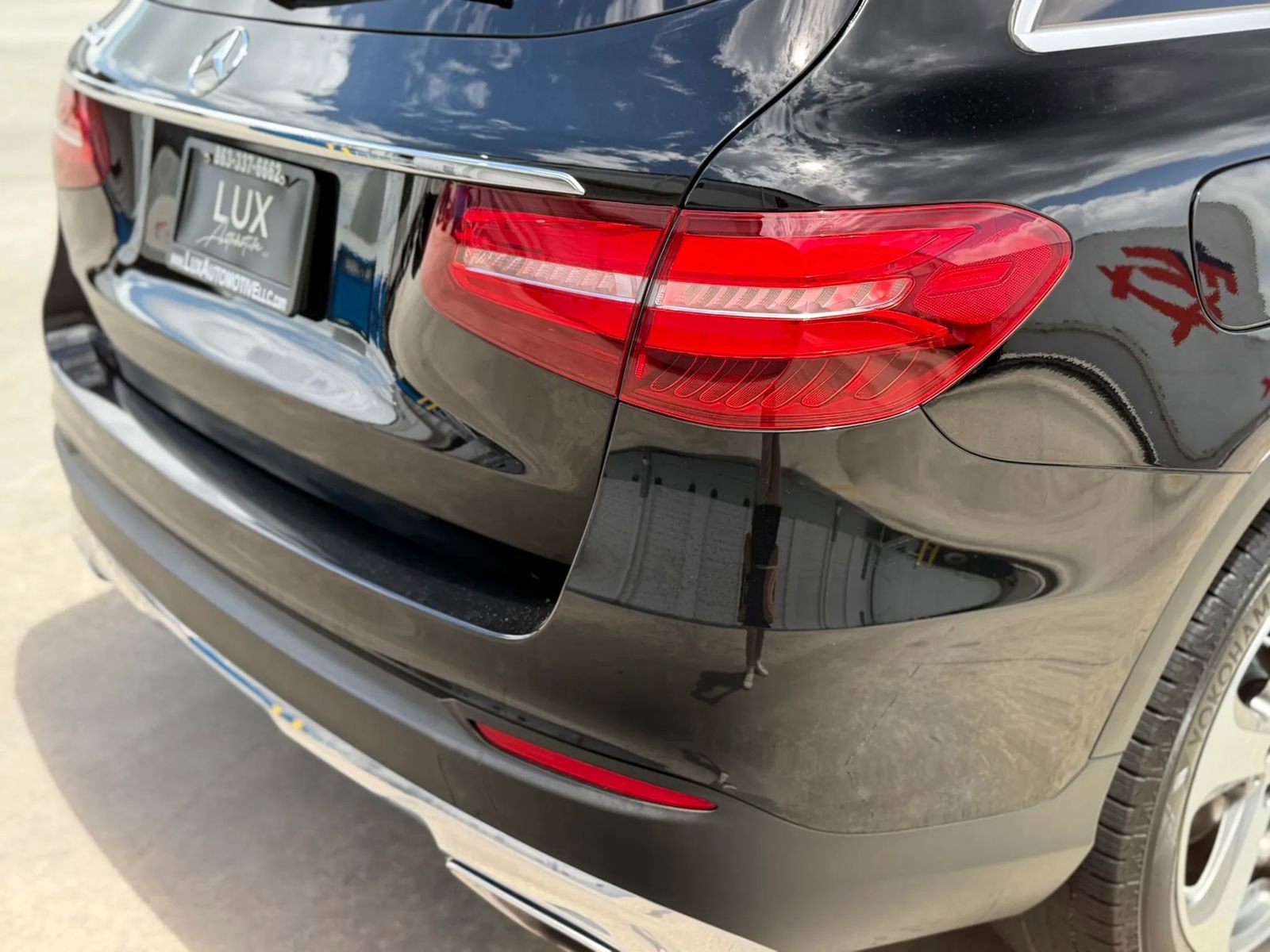 Used 2019 Mercedes-Benz GLC 300 w/ Premium Package image 9