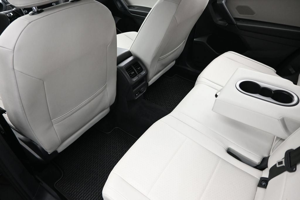 Used 2019 Volkswagen Tiguan SEL AWD/4WD image 17
