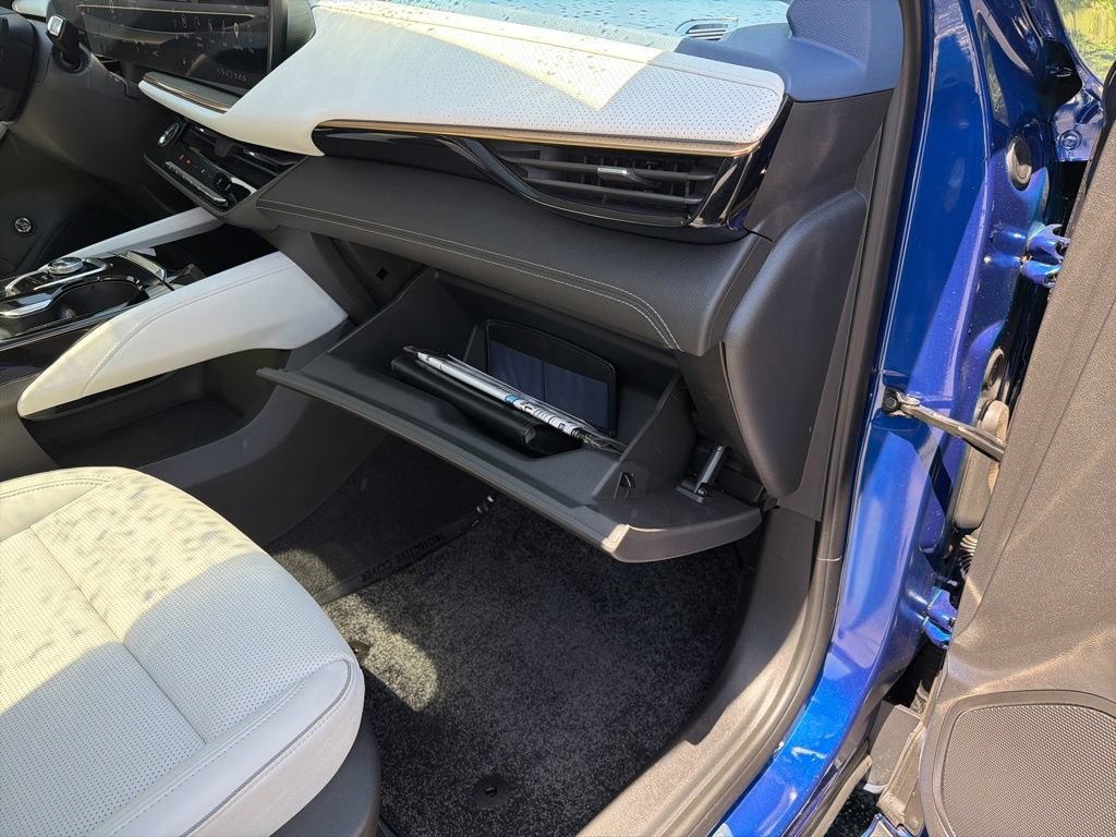 Used 2024 Buick Envision Avenir AWD/4WD image 36