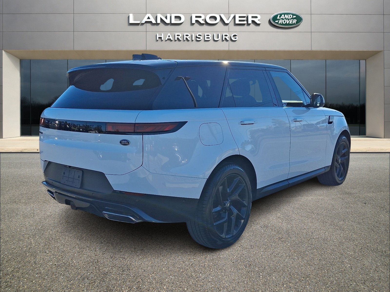 Used 2023 Land Rover Range Rover Sport SE AWD/4WD image 4