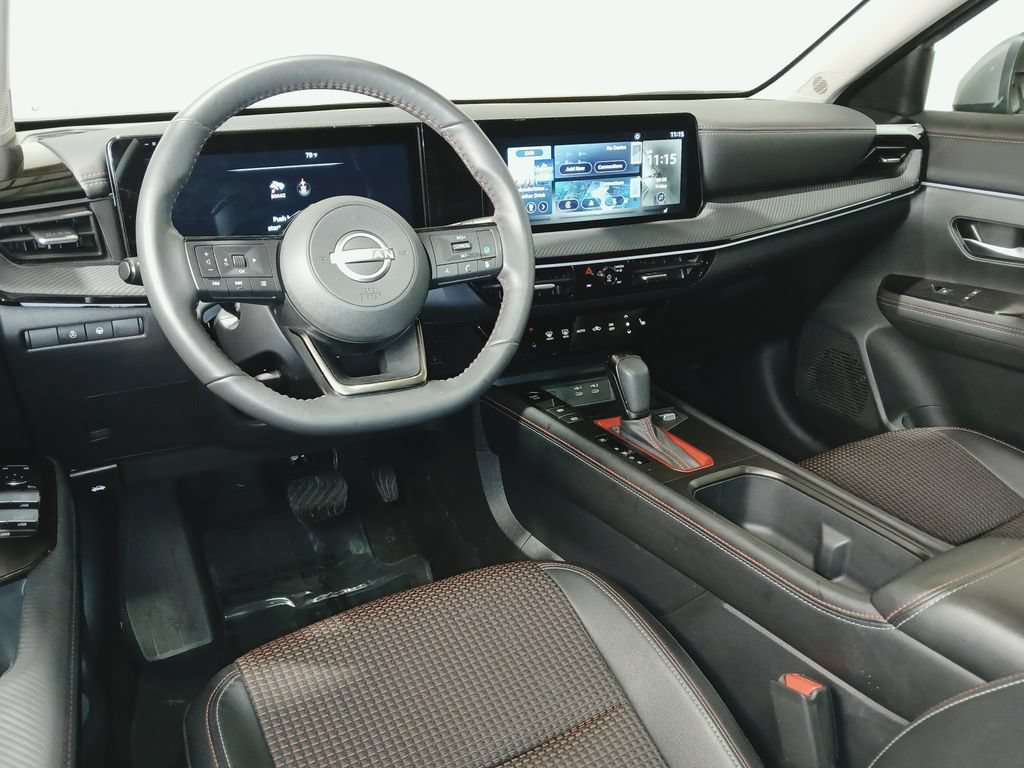 Used 2025 Nissan Kicks SR w/ SR Premium Package AWD/4WD image 9